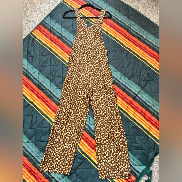 Floral overalls - Picture 1 of 8